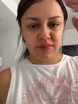 Webcam Model (lunita_sweet5)  is live.Free join now!