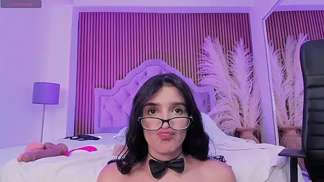 violett_hott_ (F young) - five fingers in hot pussy