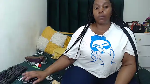 GaggingQueenxx webcam