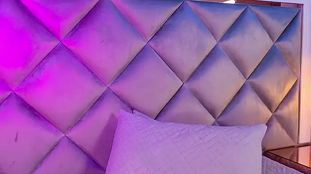 _giggy_2 - _giggy_2's free webcam - UK Sex Cams