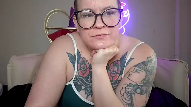 quinnmariexo - Quinnmariexo's free webcam - UK Sex Cams