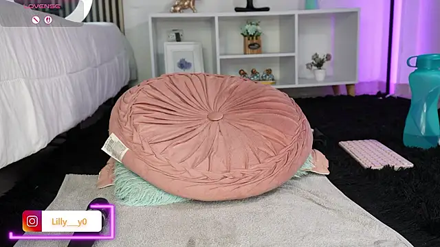 lillydolls23 - LillyDolls23's free webcam
