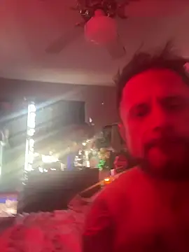 jonathaneu70752 (Ask my age) - Go live.