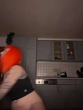 scarletvixenlive - ScarletVixenLive's free webcam - UK Sex Cams