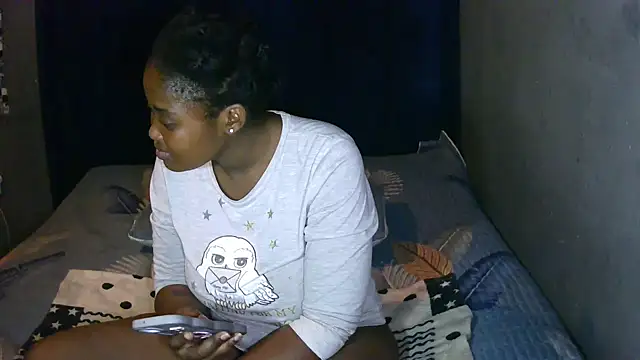 FREAKBARBIE02 webcam