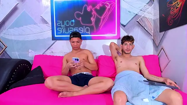 Room_boys_hot webcam