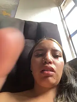 liliymike19 - Liliymike19's free webcam