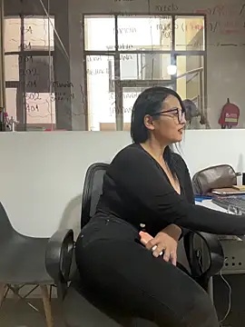 Antonella_Julieta webcam