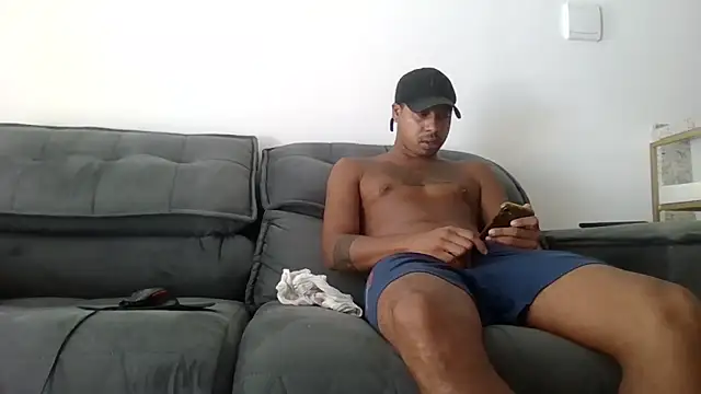 JUNINHOLEKEJR webcam