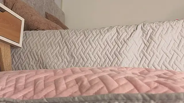 kattie_sweet1 (F teen) - PUSSY FINGERING IN DOGGY