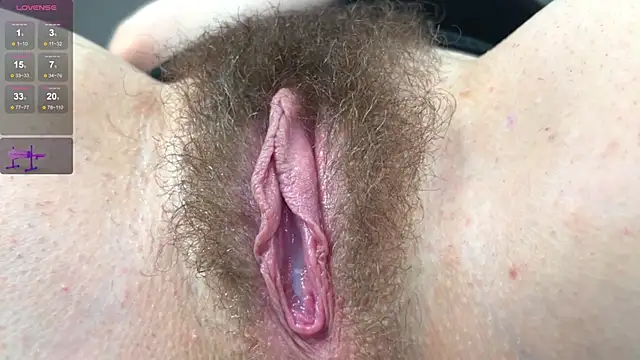 goddessstanya (F young) - The fuck machine runs on 11 tokens!