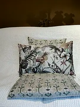 Webcam Model (Melody87) is live