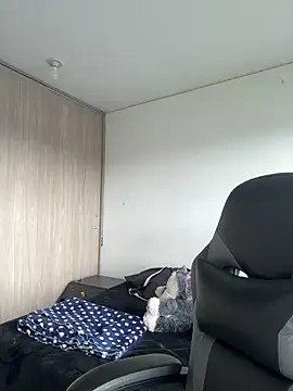 Webcam Model (crystal_dlun)  is live.Free join now!