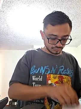 zonahot420 (M young) - Les dejo ver la magia que tengo..