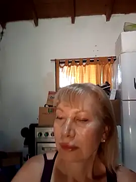 Webcam Model (SexyMilf1211)  is live.Free join now!