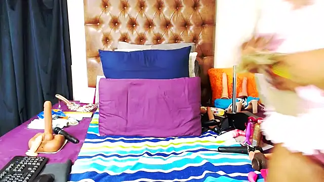 hotxbums22 - Hotxbums22's free webcam - UK Sex Cams