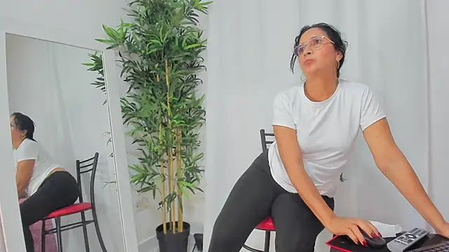 annaarela - AnnaArela's free webcam - UK Sex Cams