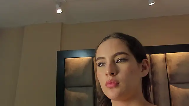 megaan_foxy - Megaan_Foxy's free webcam - UK Sex Cams