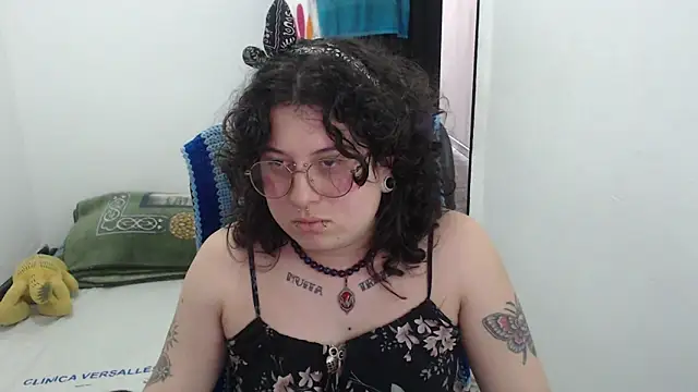 smoke_trip_alicia (T young) - show dick close up