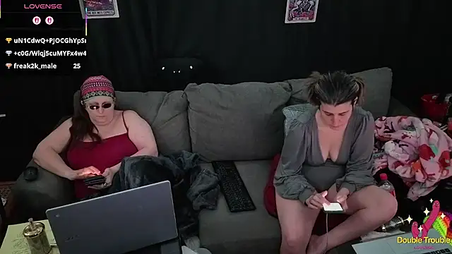 bella_and_marie - Bella_and_Marie's free webcam