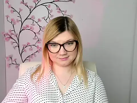 lola_moree - Lola_moree's free webcam - UK Sex Cams