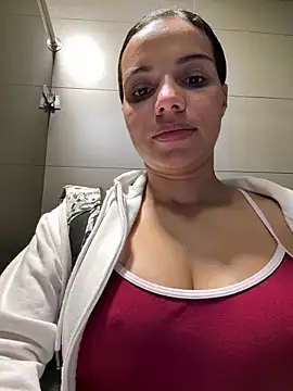 Webcam Model (Anavalle) is live