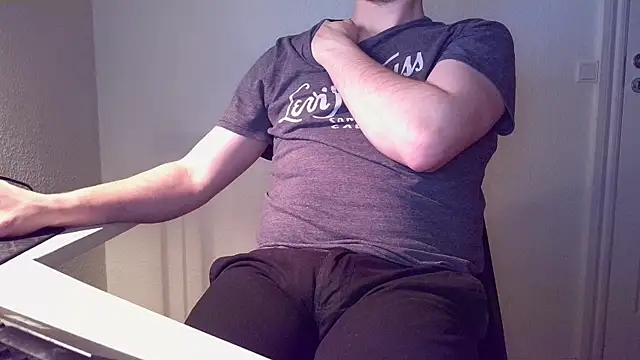 clamshive777 - Clamshive777's free webcam - UK Sex Cams