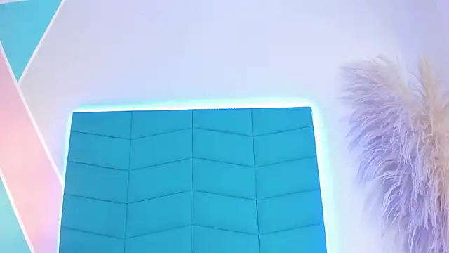 mara_winters_ - Mara_winters_'s free webcam