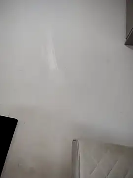 jadeamourim__ (F young) - Siririca com as pernas abertas