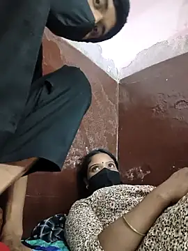 couplegk71 - Couplegk71's free webcam