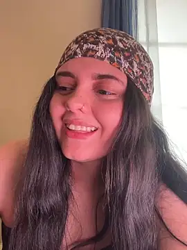 Webcam Model (candicewest_)  is live.Free join now!