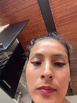 cami_leon2 - Cami_Leon2's free webcam