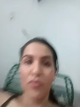 zaraluxx1 - Zaraluxx1's free webcam