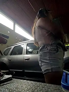 Webcam Model (Sofythom1)  is live.Free join now!