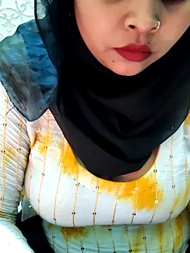 Webcam Model (Indian-Nazia)  is live.Free join now!