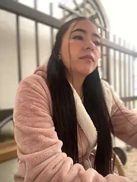 Webcam Model (AuroraJohns_Pink) is live