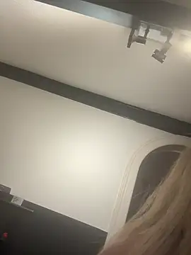 SexyBlondJoanna Live Webcam on Stripchat