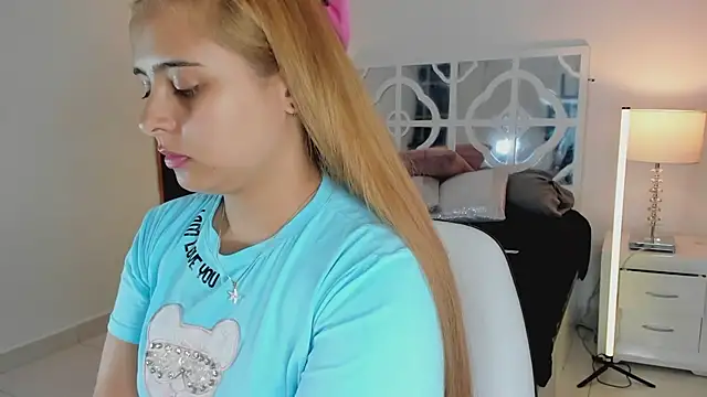 mikaelastone - MikaelaStone's free webcam