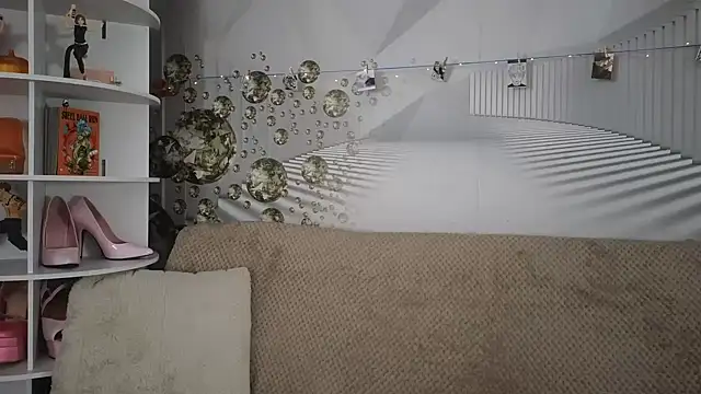 evoletteloulou - EvoletteLouLou's free webcam - UK Sex Cams