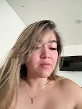 Danielavegax Live Webcam on Stripchat