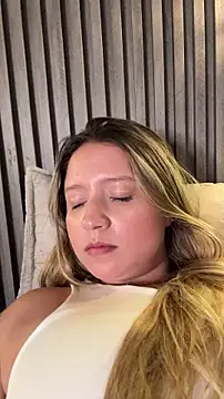 miapetit_ (F young) - I love you Mia  😋🍒🥵