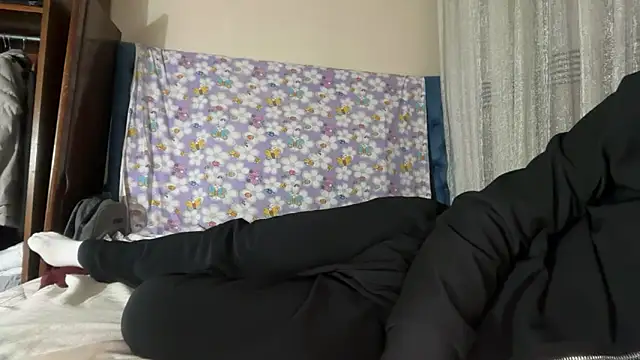 shokewave@xh (M twink) - naked handjob and cum