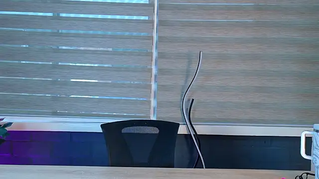 olayacooper (F teen) - secretary masturbates on desk