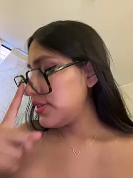 Webcam Model (AleFantasy000001Peru) is live