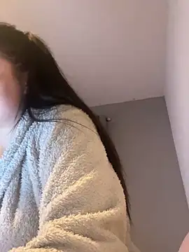 Webcam Model (LollyLove_)  is live.Free join now!