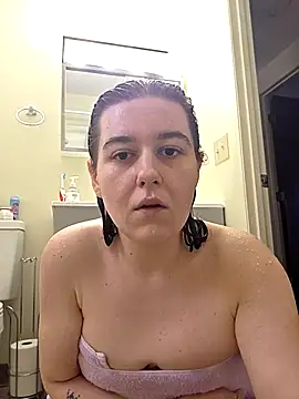 Webcam Model (Ashlovescannabis)  is live.Free join now!