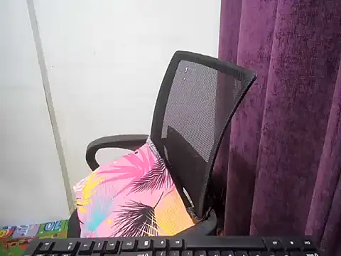 naughtypussy4u - NaughtyPussy4u's free webcam