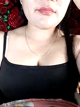 reina_fcup01 - Reina_Fcup01's free webcam