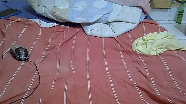 pretty_brina - Pretty_brina's free webcam