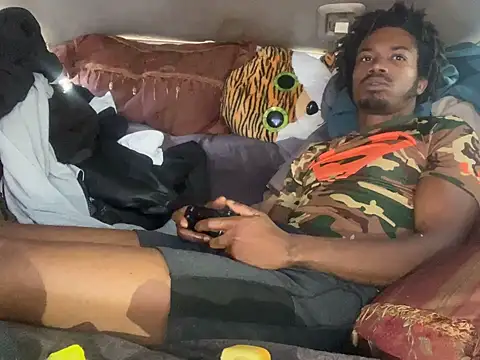 SlimeCrownzOut5 Live Webcam on Stripchat